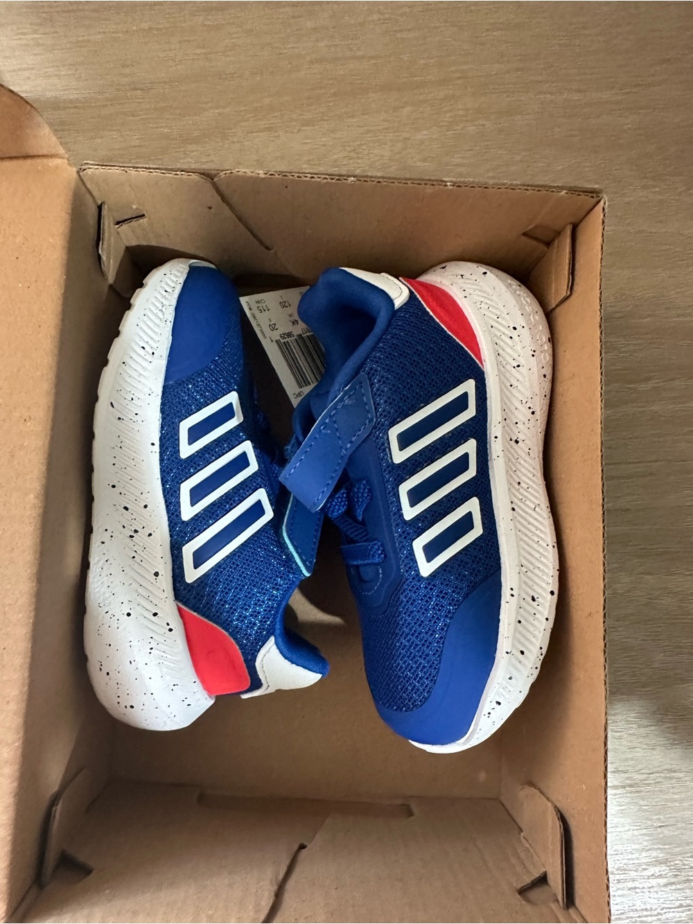 adidas Sneakers